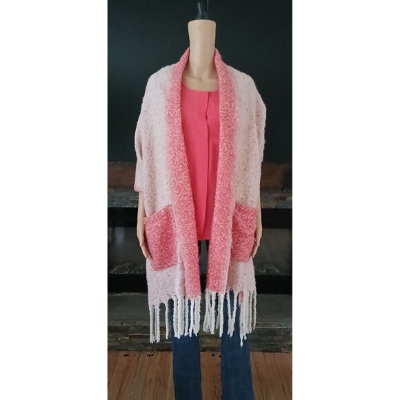 Madison 88 Women's Very Long Winter Scarf Wrap with Fringes & 2 Front Pockets - Picture 2 of 8
